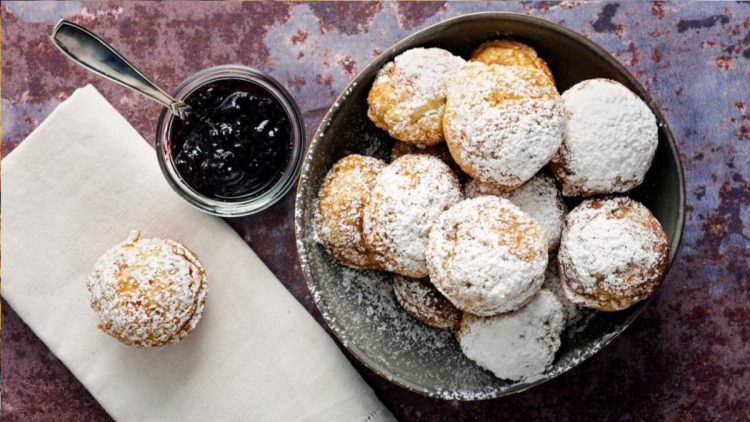 Aebleskiver mit Marmelade: Dänische Krapfen