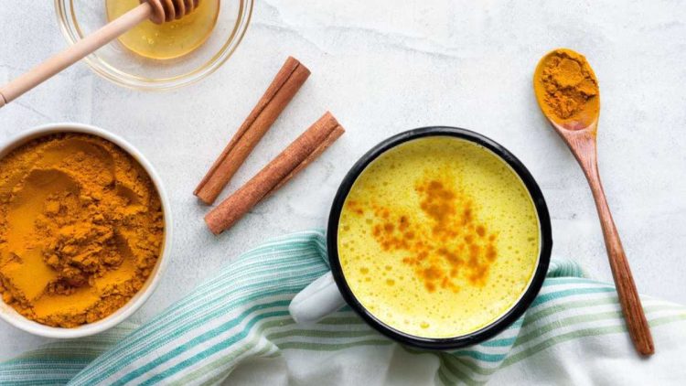 Angesagter Kurkuma-Latte: Das gesunde und köstliche Rezept für den Superfood-Drink
