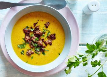Curry-Suppe mit Hackfleisch: Aromen- und Farbenspiel