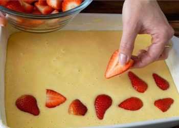 Da kann ich nicht nein sagen: Erdbeer Biskuitkuchen in 10 Minuten im Ofen, geht auch mit Bananen oder Mandarinen (nach Geschmack)
