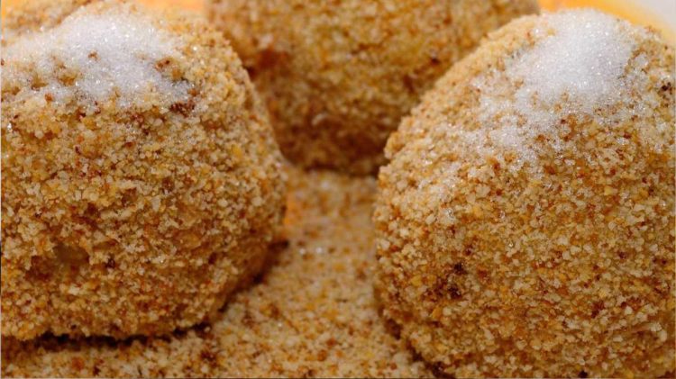 Dessert-Klassiker Marillenknödel nach Tiroler Rezept