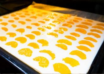 Ein einfacher Blechkuchen aus dem Vorratsschrank: Mandarinen-Buttermilch-Kuchen