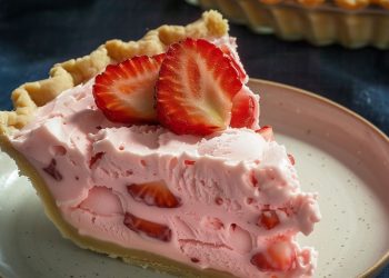 Erdbeer-Parfait-Kuchen