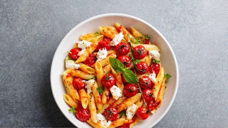 Feierabend-Rezept: Sommerliche TomatenMozzarella-Pasta in 20 Minuten