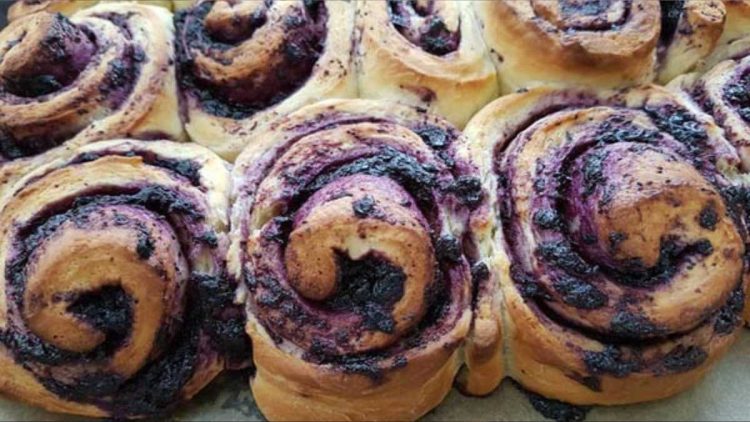 Festliche Blaubeerschnecken nach einem Rezept aus Estland