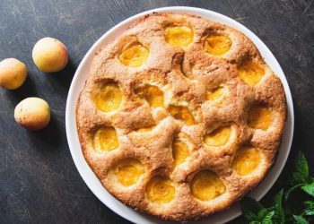 Fruchtiger Sommergenuss mit dem Aprikosen-Thymian-Kuchen