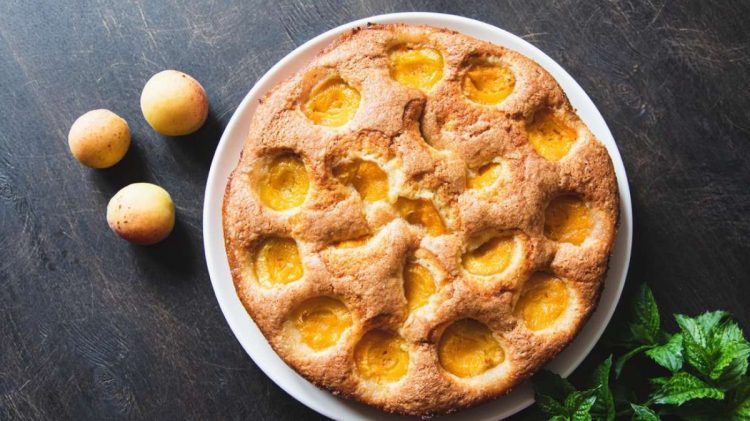 Fruchtiger Sommergenuss mit dem Aprikosen-Thymian-Kuchen
