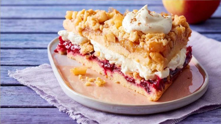 Fruchtiges Streuselglück: Prasselkuchen mit Vanille-Mascarpone-Creme