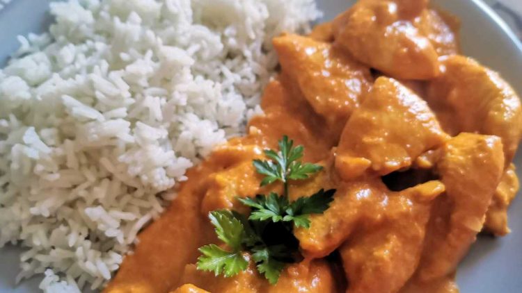 Hähnchen in Tomaten-Sahnesoße (Butter Chicken)