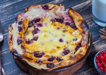 Himmlisches Rezept: Grießauflauf mit Quark und Kirschen