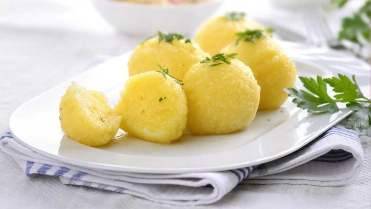 Kartoffelknödel Rezept: Klassische Beilage für deftige Küche