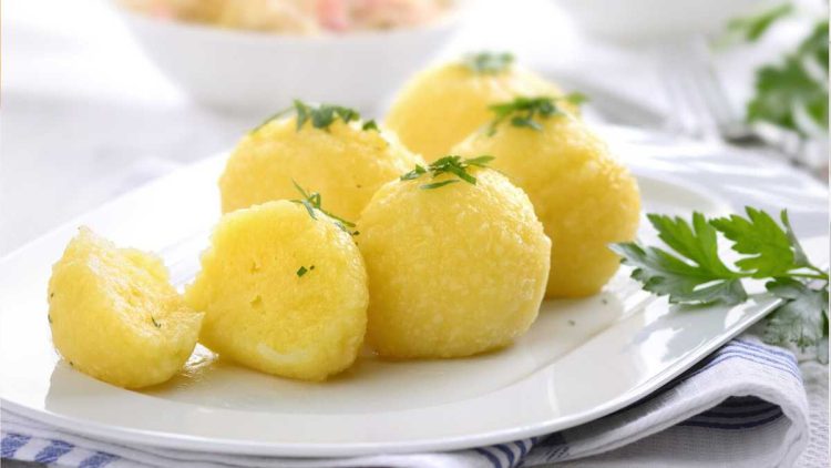 Kartoffelknödel wie früher bei Oma: Diese Tricks musst du kennen