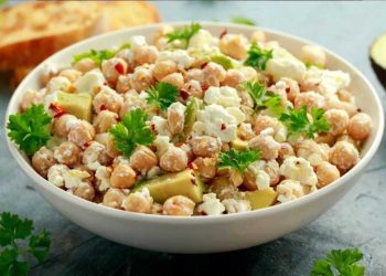 Kichererbsen-Salat mit Hüttenkäse - Pure Protein-Power
