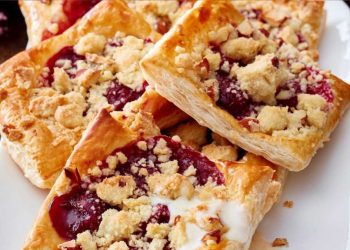 Kirsch-Streusel-Teilchen: Süße Nascherei