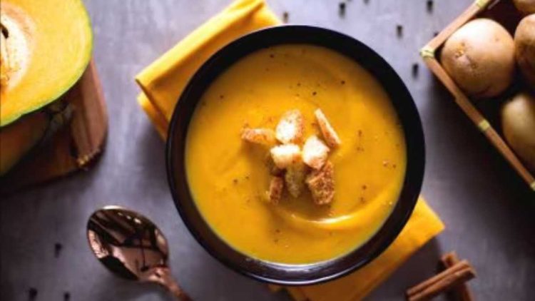 Klassische Kürbissuppe