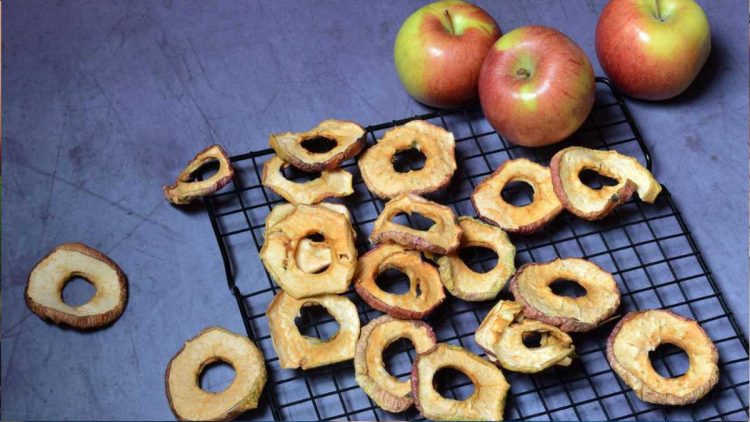 Knusprige Obstchips: gesunde Alternative zu Kartoffelchips