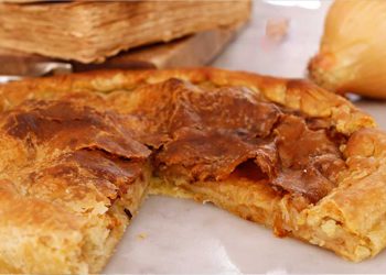 Köstlicher Zwiebelkuchen: So gelingt dir das einfache Rezept nach Omas Art