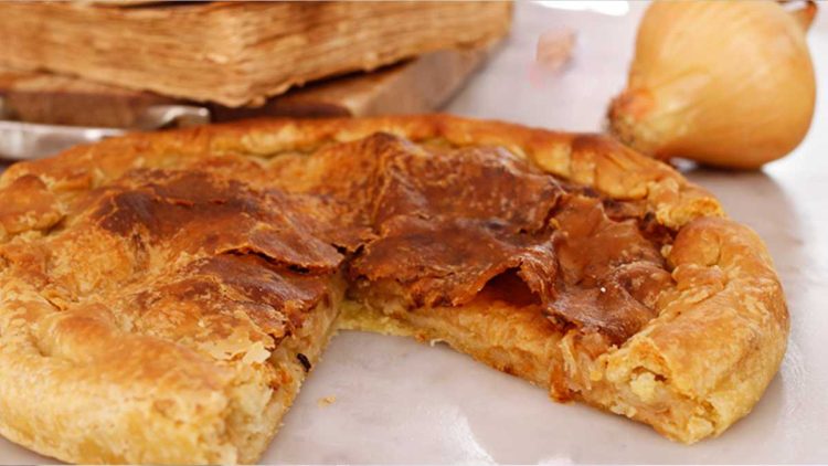 Köstlicher Zwiebelkuchen: So gelingt dir das einfache Rezept nach Omas Art