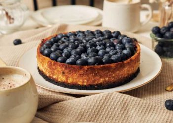 Kuchen für heiße Tage: Backen Sie cremig-frischen Blaubeer-Joghurt-Kuchen