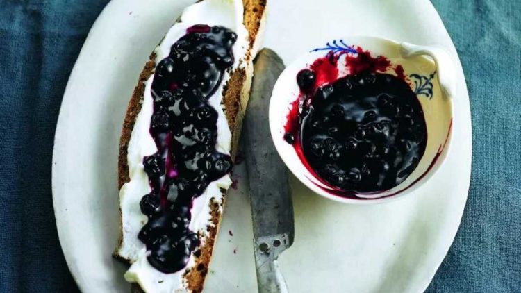 Landfrauen-Rezept für Blaubeer-Rosmarin-Marmelade