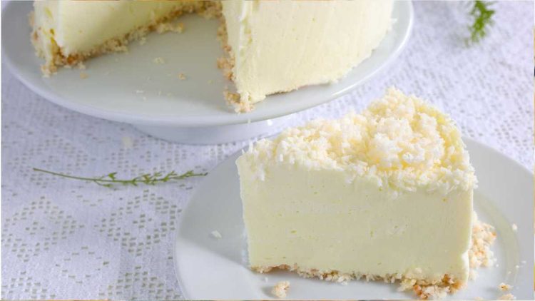 Low Carb Kokos-Käsekuchen: Blitzschnelles und leichtes Sommer-Rezept