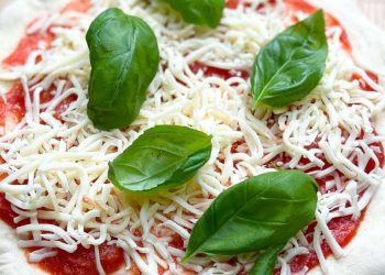 Luftig, locker und leicht: so einfach gelingt dir der perfekte Pizzateig