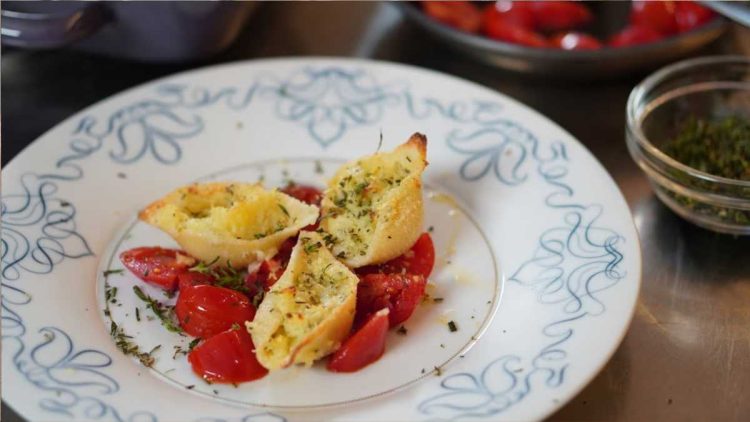 Mit Kartoffelcreme gefüllte Conchiglioni