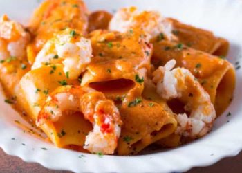 Pasta mit Garnelen-Sahnesauce: Italien trifft Meeresfrische