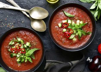 Rezept: Diese feurige Tomatensuppe mit Chili wärmt ordentlich durch