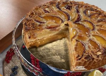 Rezept: Französische Pfirsich-Tarte mit Mandelgries