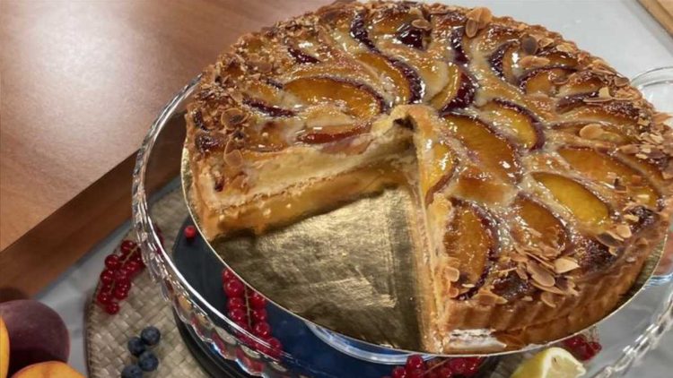 Rezept: Französische Pfirsich-Tarte mit Mandelgries