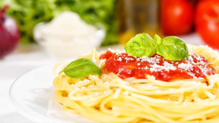 Rezept für Tomatensoße: So leicht zaubern Sie die beste Nudelsoße!