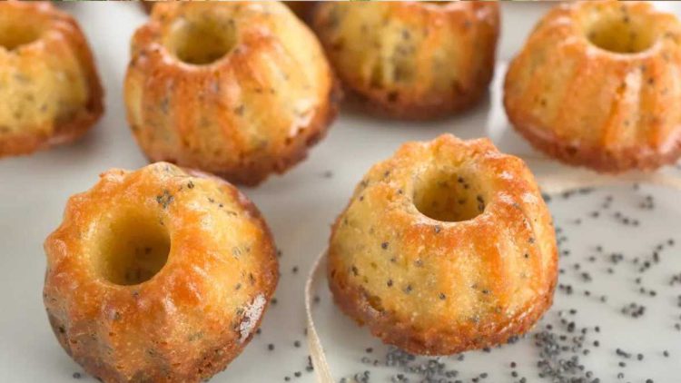Rezepte aus "Feine Kuchenpralinen": Mohn-Vanille-Gugl