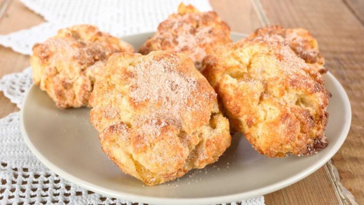 Saftig und herrlich fluffig zugleich: Unsere Apfel-Quark-Taler
