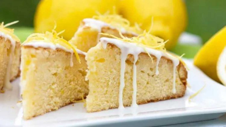 Saftiger Zitronenkuchen mit frischer Zitronenglasur: ein erfrischender Sommergenuss