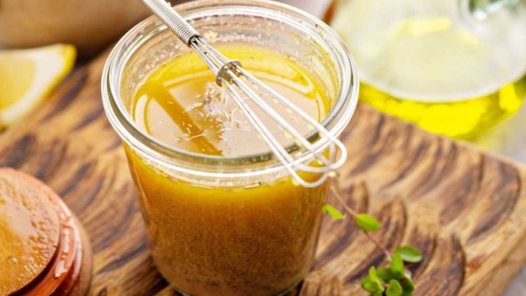 Schnelles Rezept: Leckeres Honig-Senf-Dressing