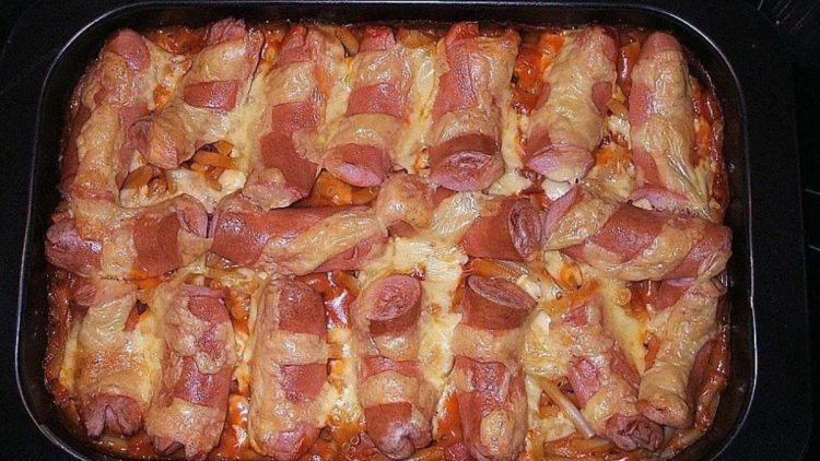Sehr einfach und total leckerer Auflauf: Makkaroni Wurstchen Auflauf