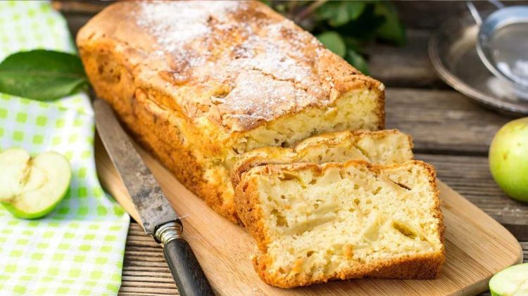 Simpler und saftiger Apfel-Kastenkuchen
