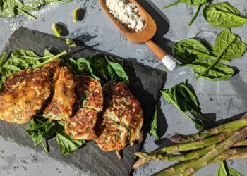Spinat-Fladen mit Käse – Snack aus der Pfanne