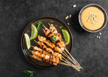 Thai-Style: Saté-Spieße mit selbst gemachter Erdnuss-Soße