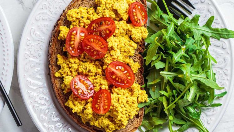 Veganes Rührei: Rezept für Scrambled Tofu