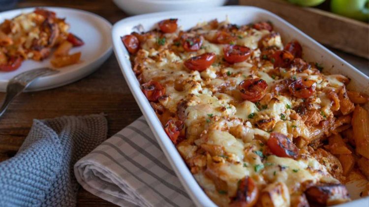 Weltbester Lachs-Nudelauflauf in Tomaten-Sahne-Soße