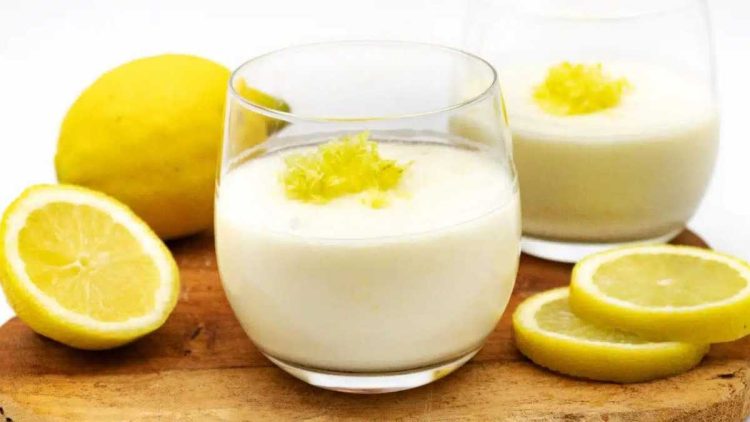 Zitronen Buttermilch Dessert ohne Zucker