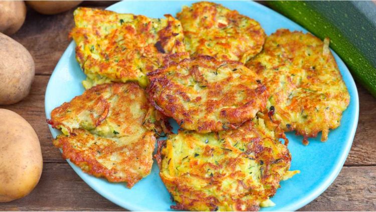 Zucchini-Kartoffel-Puffer: Diese Rösti schmecken selbst Gemüse-Muffel
