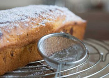 Zucchinis übrig und Sie wissen nicht wohin? Backen Sie doch einen saftigen Zucchini-Kuchen