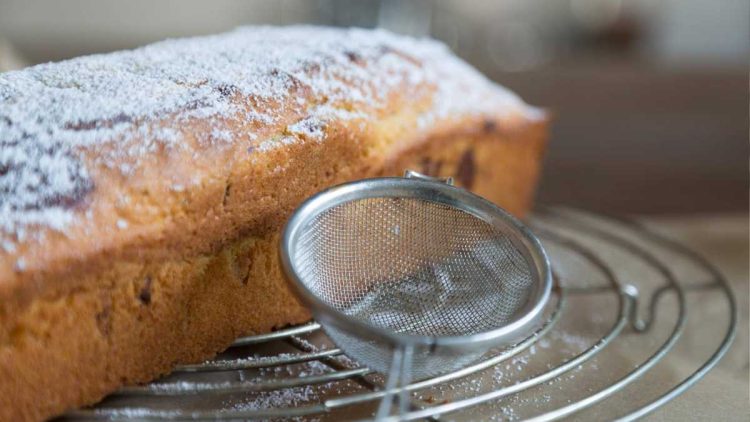 Zucchinis übrig und Sie wissen nicht wohin? Backen Sie doch einen saftigen Zucchini-Kuchen