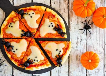 Achtung, hier spukt’s! Halloween-Pizza