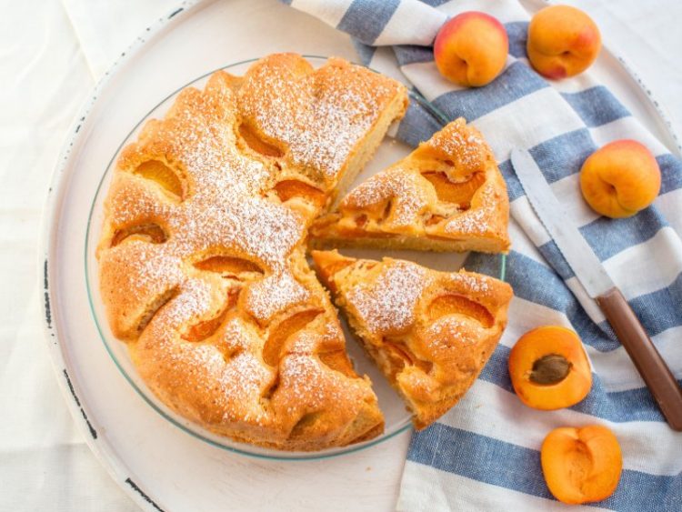 Aprikosen-Rührkuchen aus der Springform