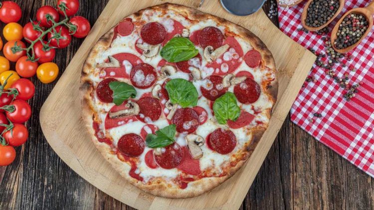 Der Klassiker mal anders: Sucuk-Pizza