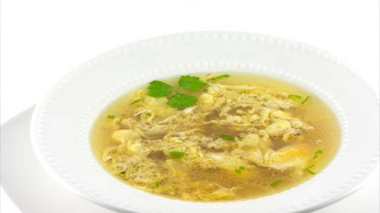 Eierflockensuppe: Das einfache Rezept wie im DDR-Kindergarten